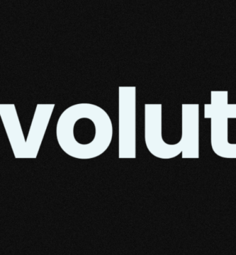 Review Revolutia 2026: Análisis del sistema de IA para negocios y consultores.